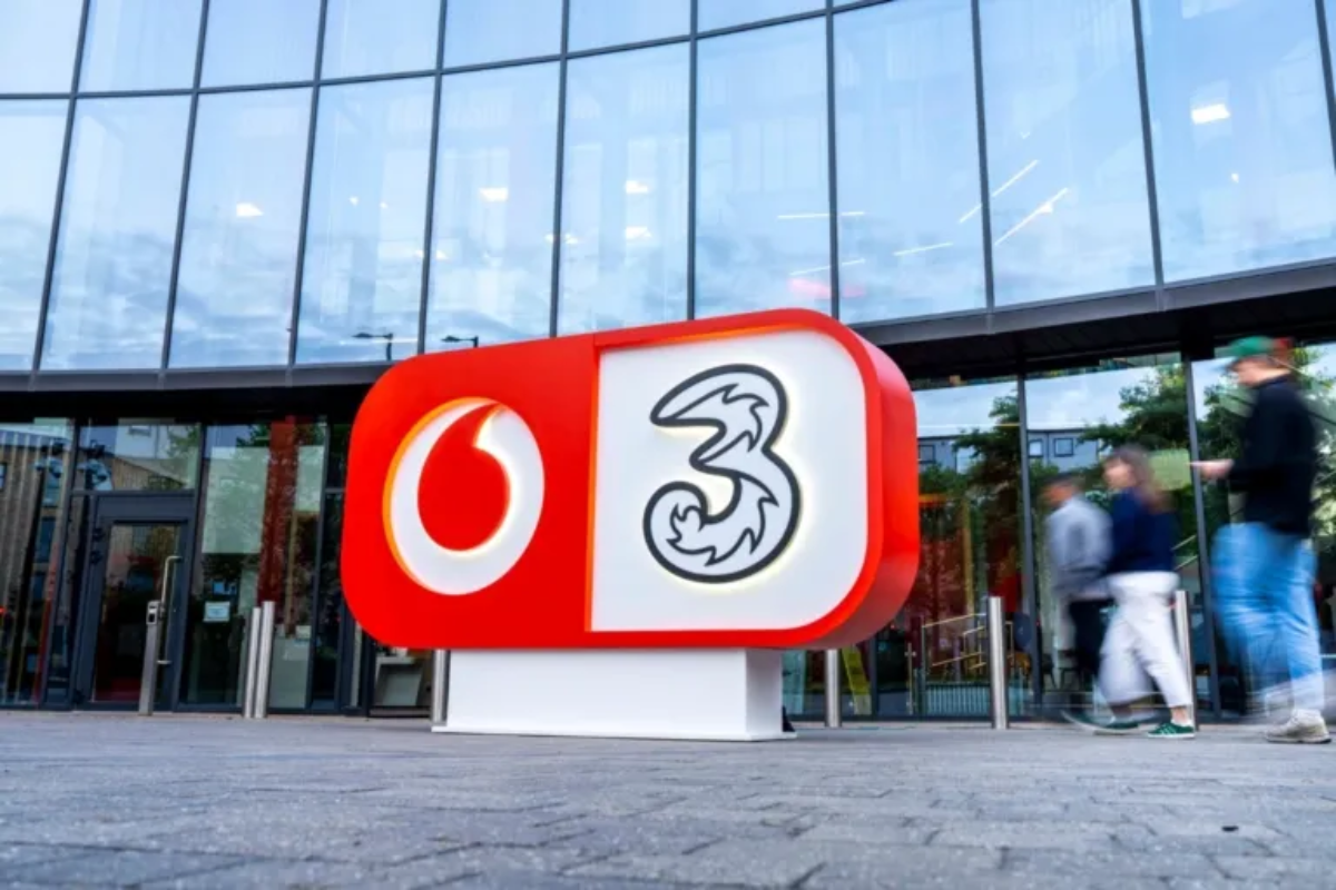 Though initial announcements by Vodafone gave the impression that 27 million customers will start to benefit from unrivalled access to roam across each other’s networks within months, this is not